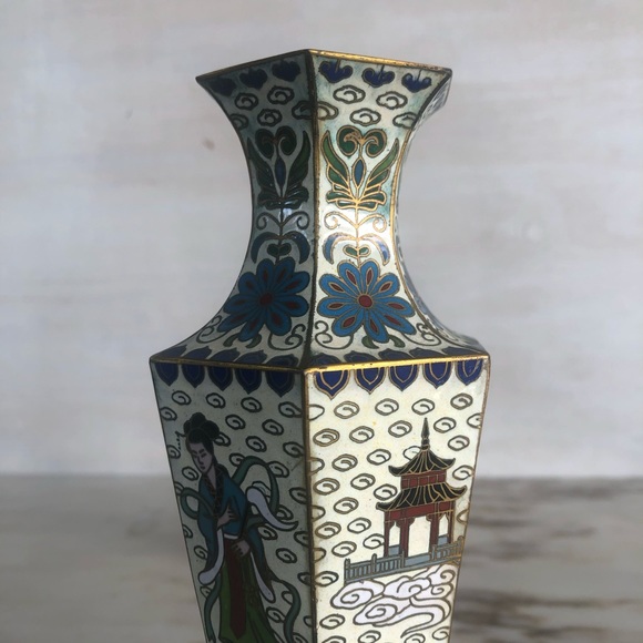 SOLD Vintage | Small Enamel Cloisonne Vase - Picture 6 of 11